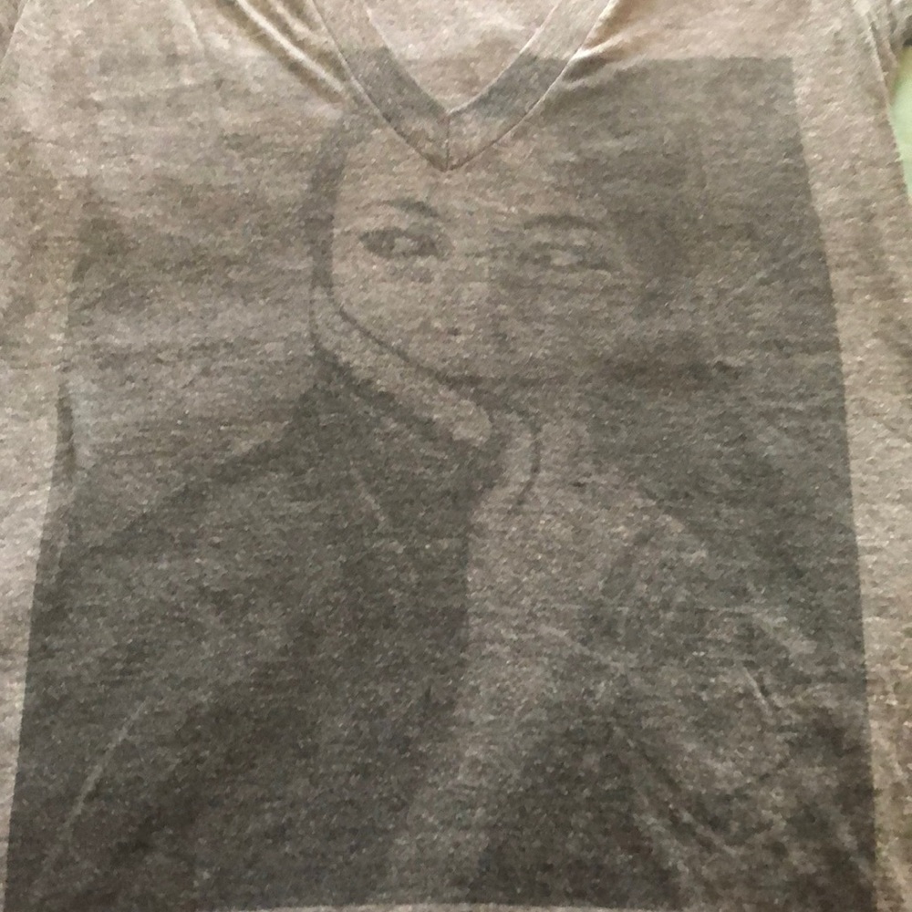 Obey v neck tshirt